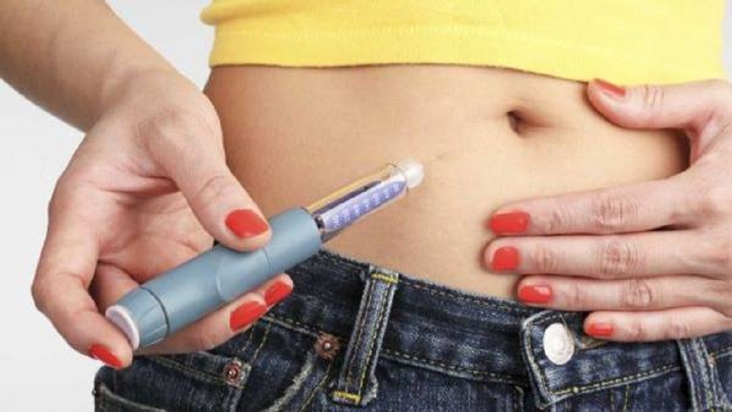 Tiêm insulin cách rốn bao nhiêu cm?